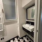Guesthost - Ponte Vecchio Charming Nest *